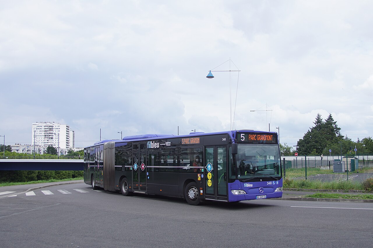 Un bus Fil Bleu photographié sur la ligne 5