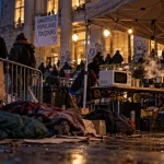 À Tours, le parvis des Tanneurs occupé jour et nuit